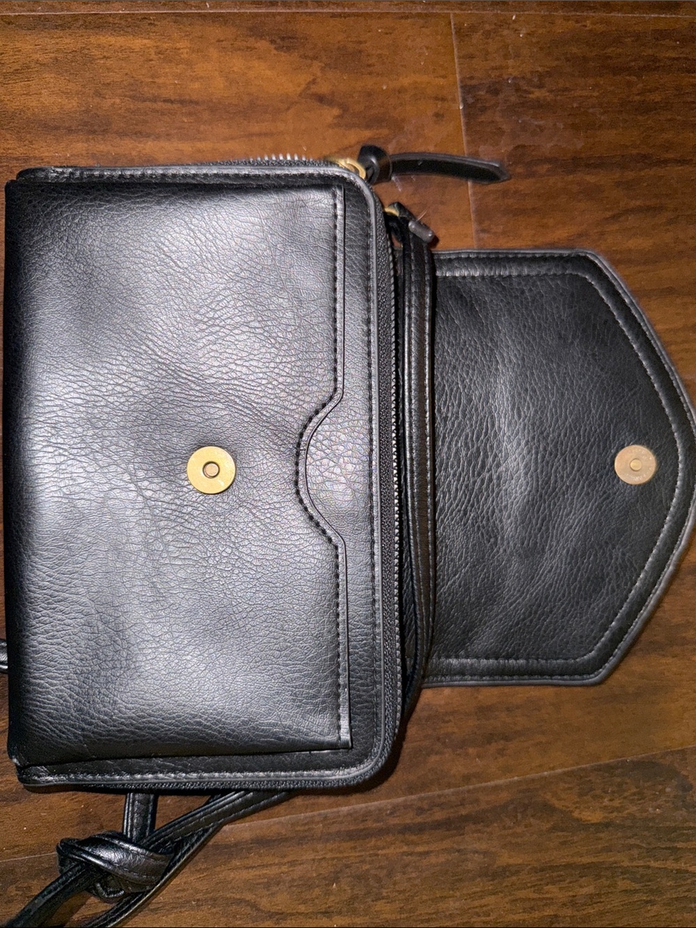 Sleek Black Women's Crossbody Wallet Bag